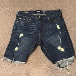 New without tags. Never worn. Hollister men’s jean shorts